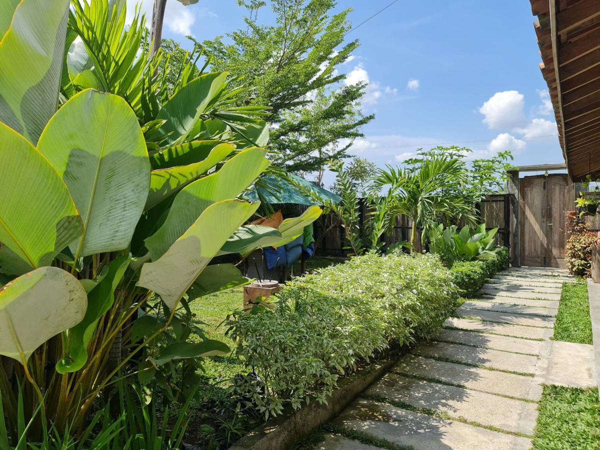 Villa Kayu Γιογκιακάρτα Εξωτερικό φωτογραφία